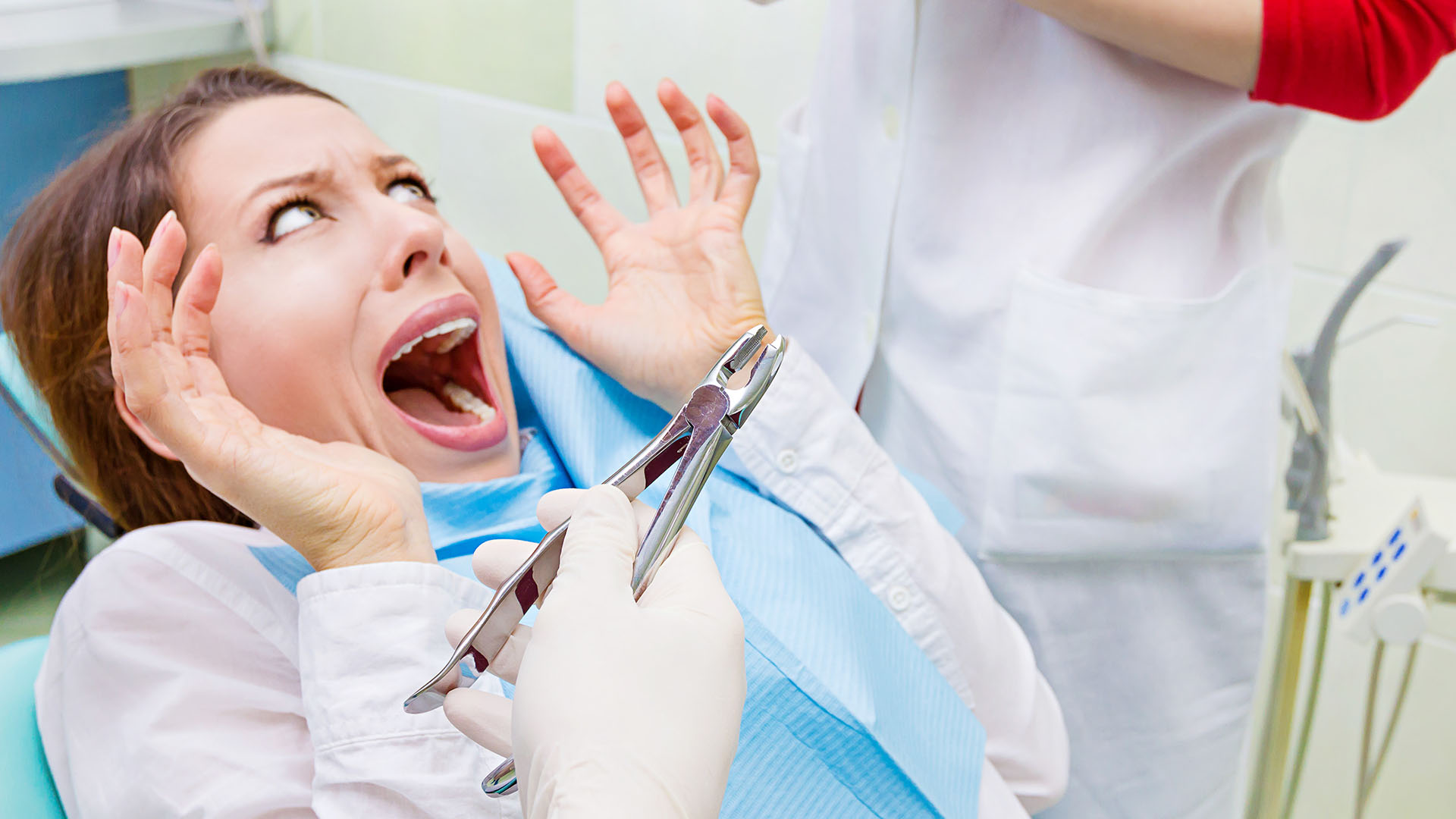 Vrouw met schrik voor de tandarts